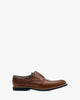 Chaussures style blucher en cuir marron.