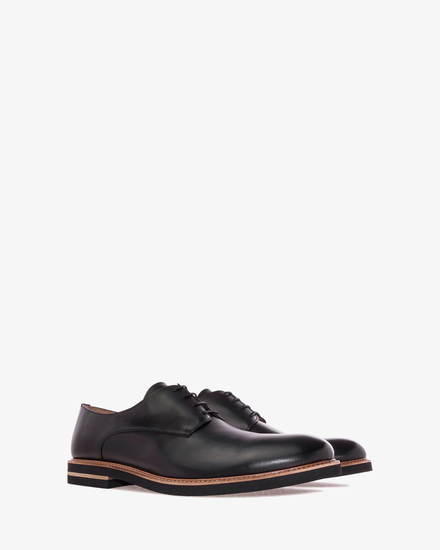 Zapato en cuero negro