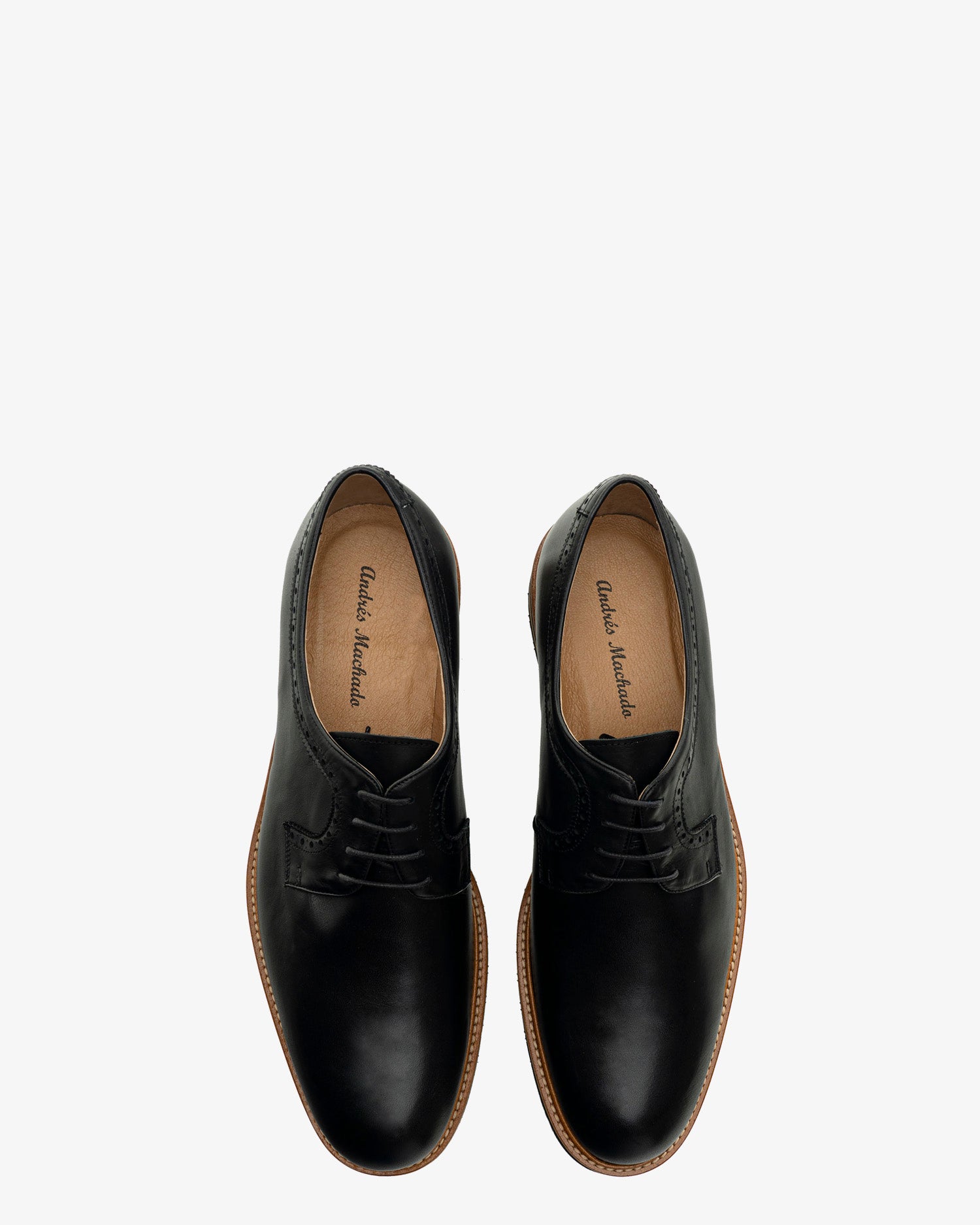 Zapato estilo oxford en cuero de color negro
