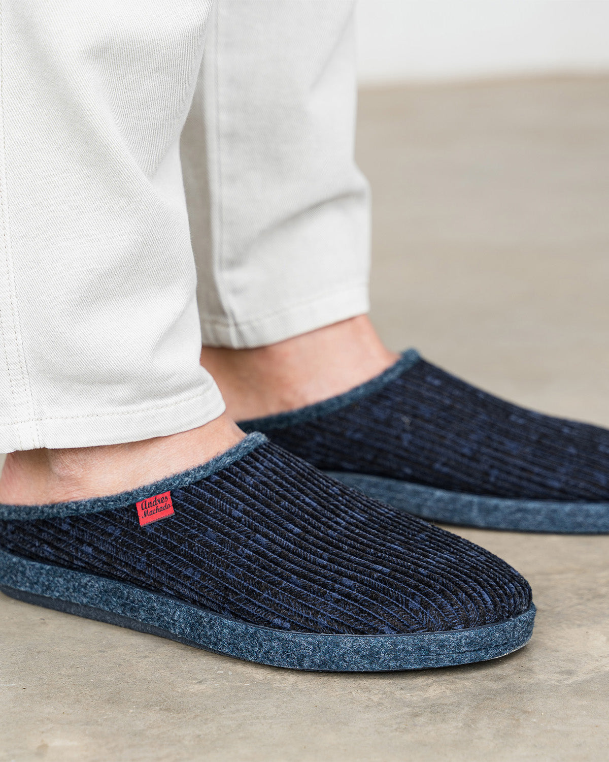 Zapatillas alpinas pana azul