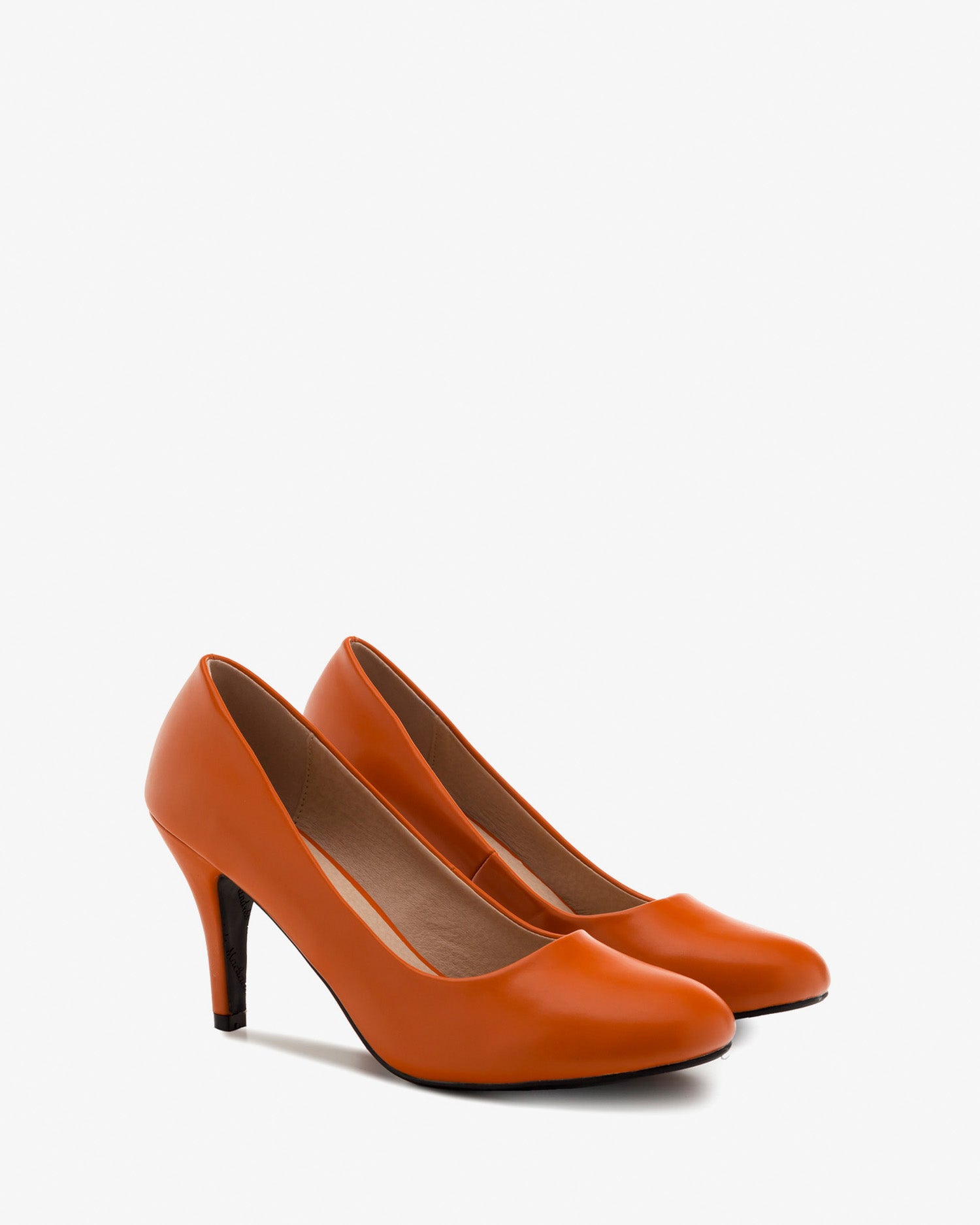 Retro pumps in orange faux soft-leather