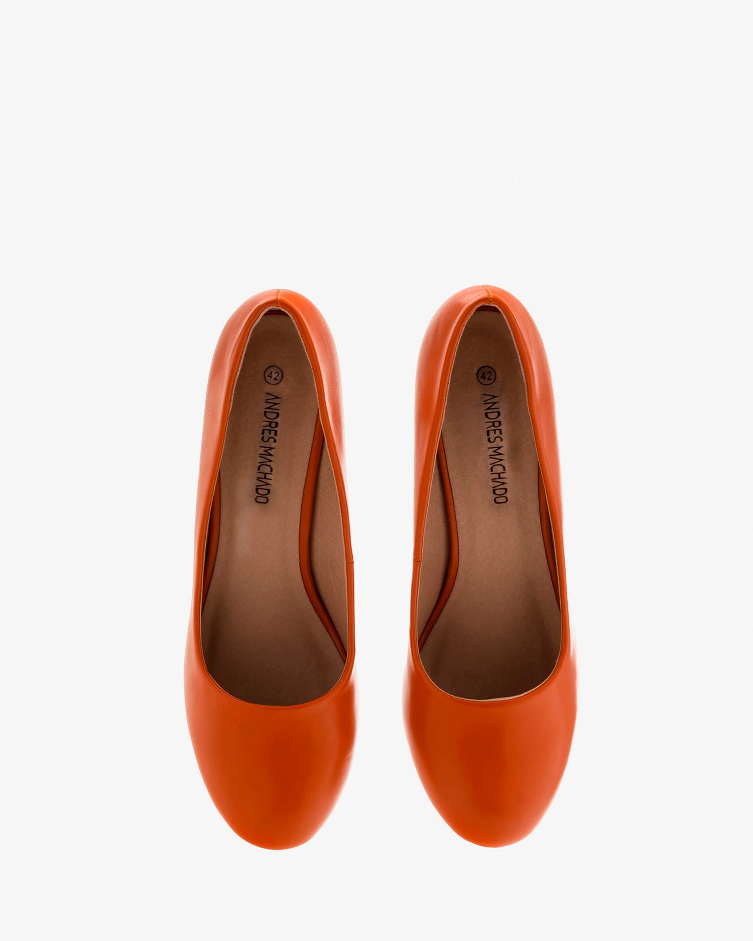 Retro pumps in orange faux soft-leather