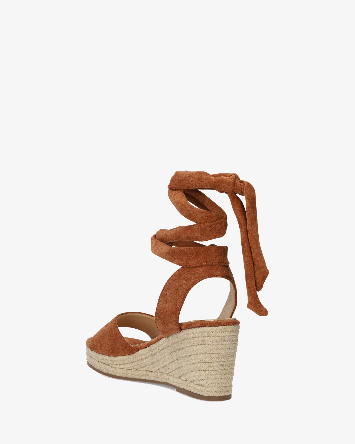 Alpargatas en símil ante marrón con cuña en yute