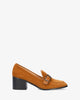 Heeled loafer in camel suede material