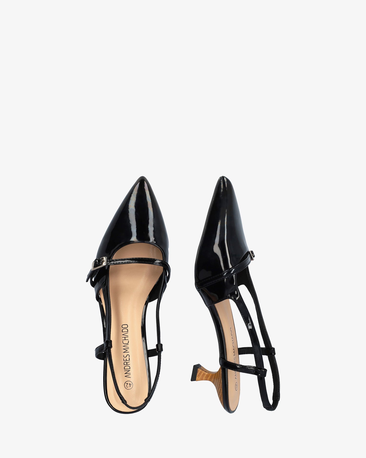 Zapato en charol negro con tacón kitten heel