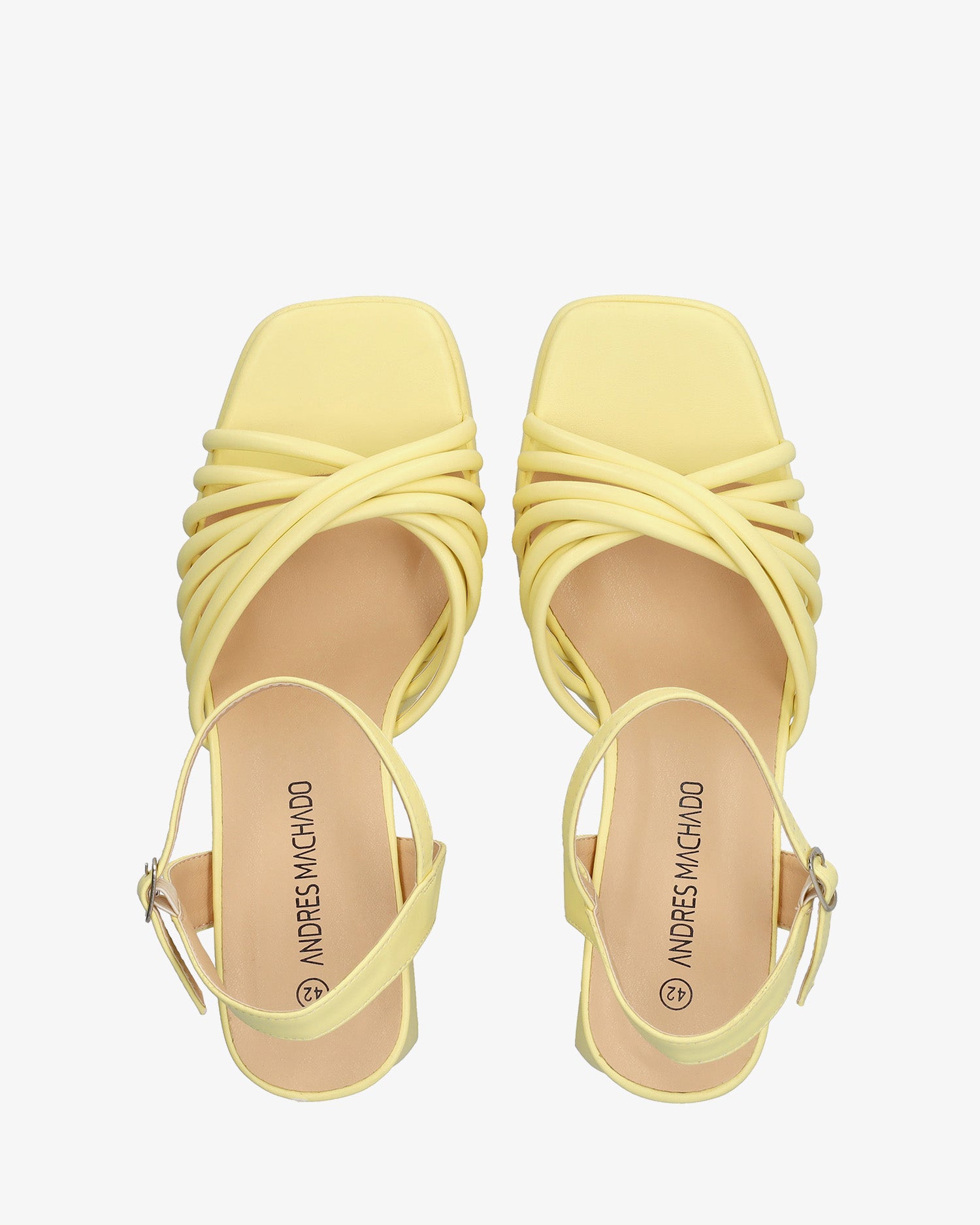 Sandalia en soft amarillo con tacón ancho y plataforma