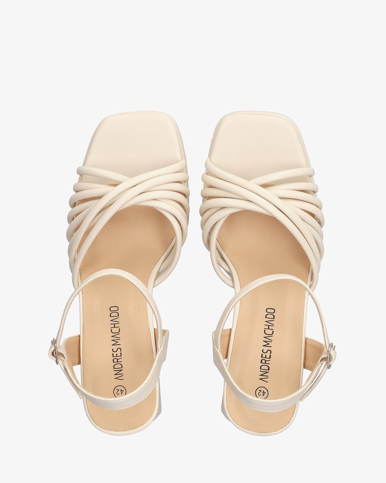 Sandalia en soft beige con tacón ancho y plataforma