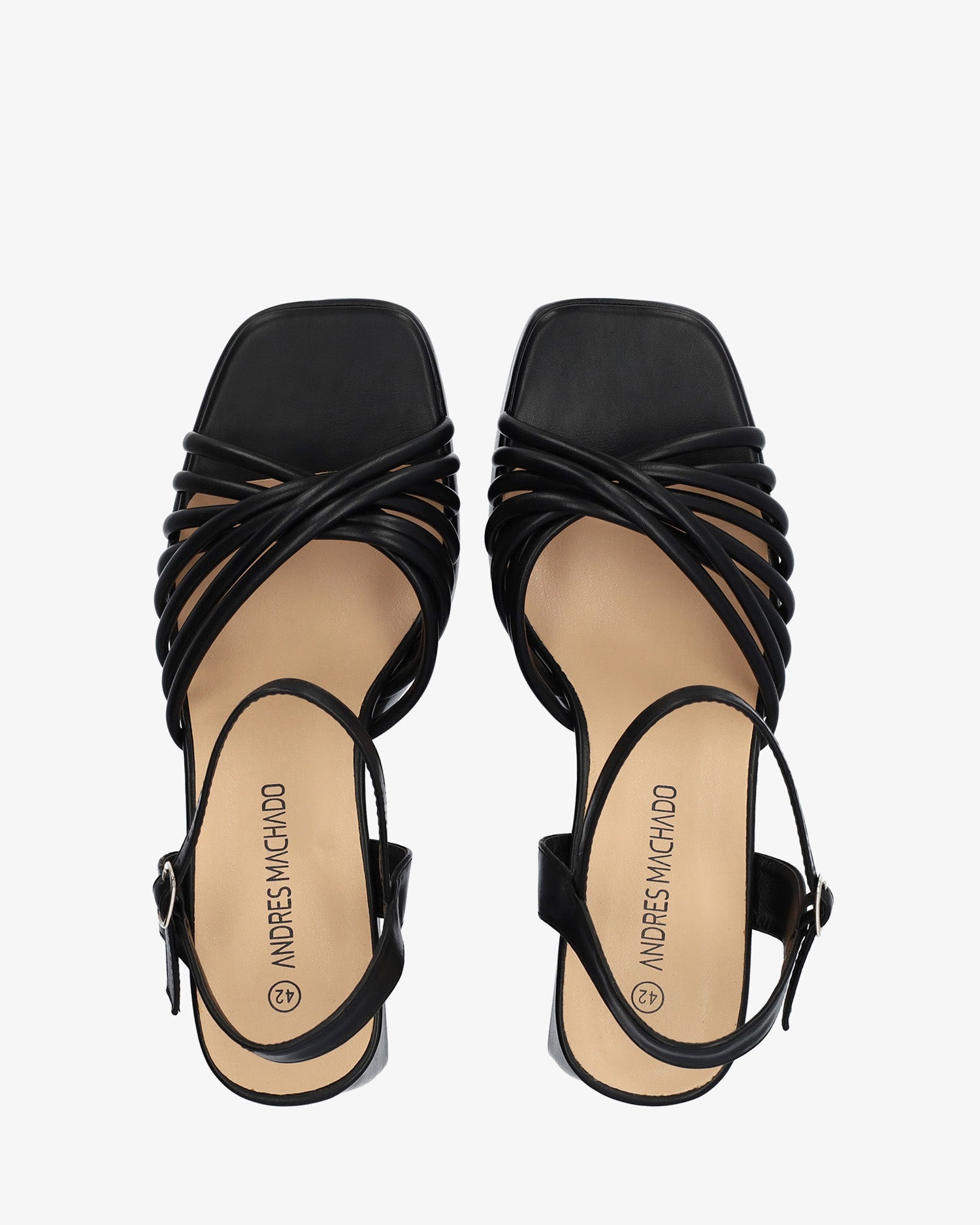 Sandalia en soft negro con tacón ancho y plataforma