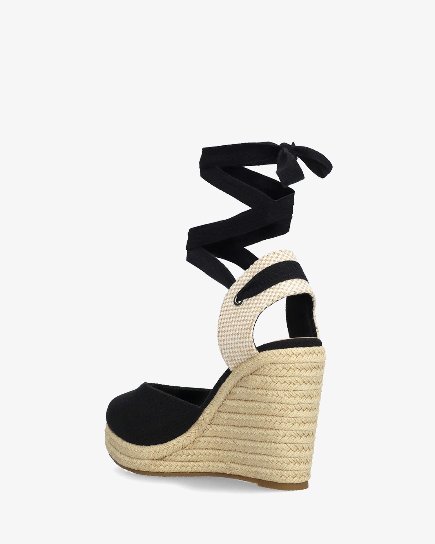 Sandalia de cuña negro con lazada ajustable