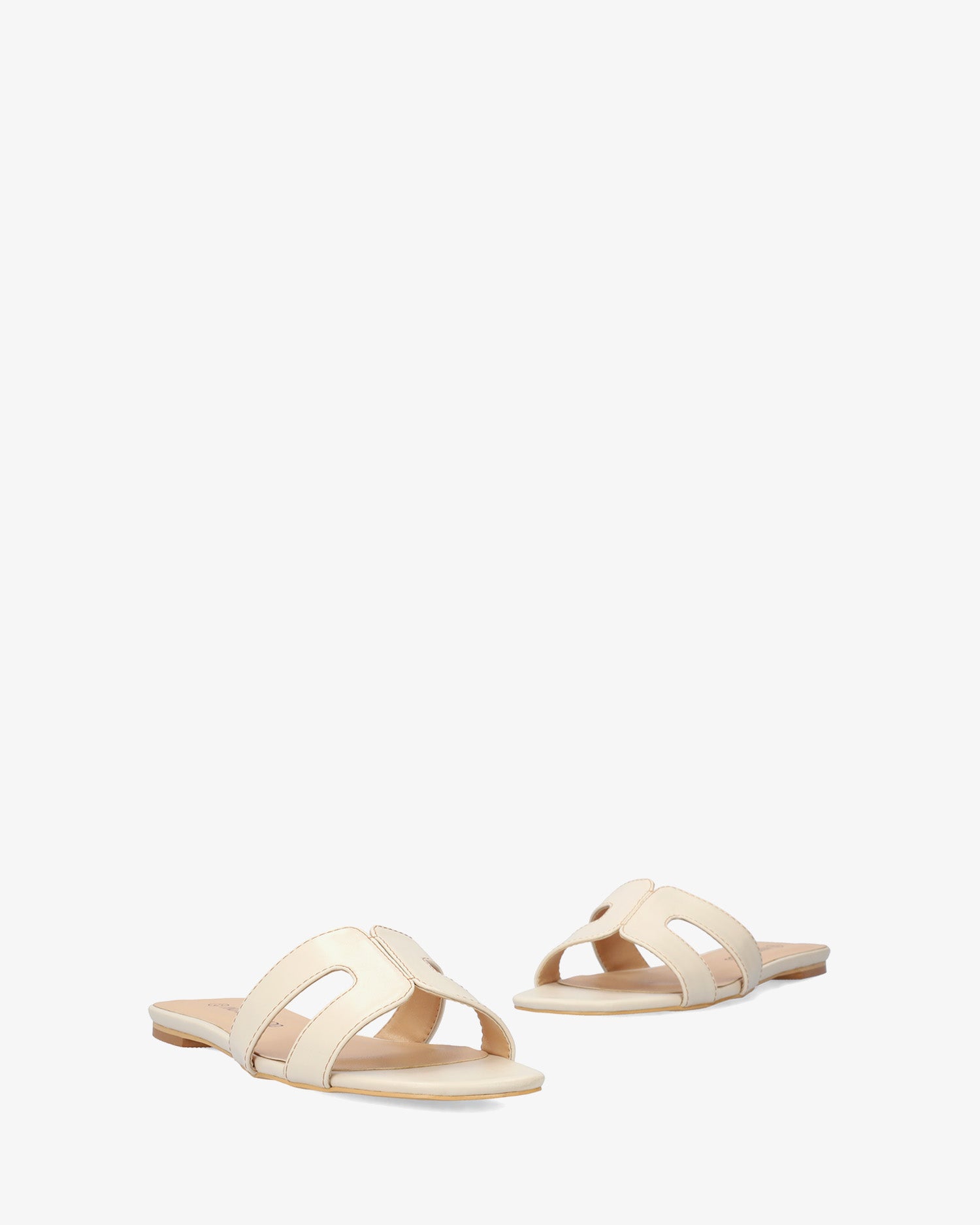 Flat soft cream sandal