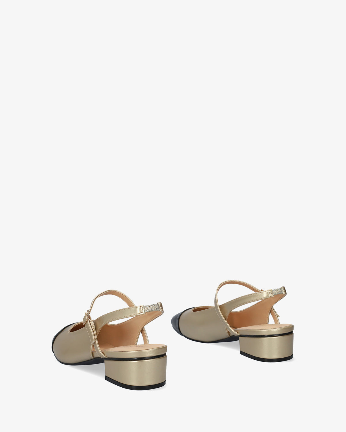 Sapato de salto aberto atrás em soft dourado e preto 