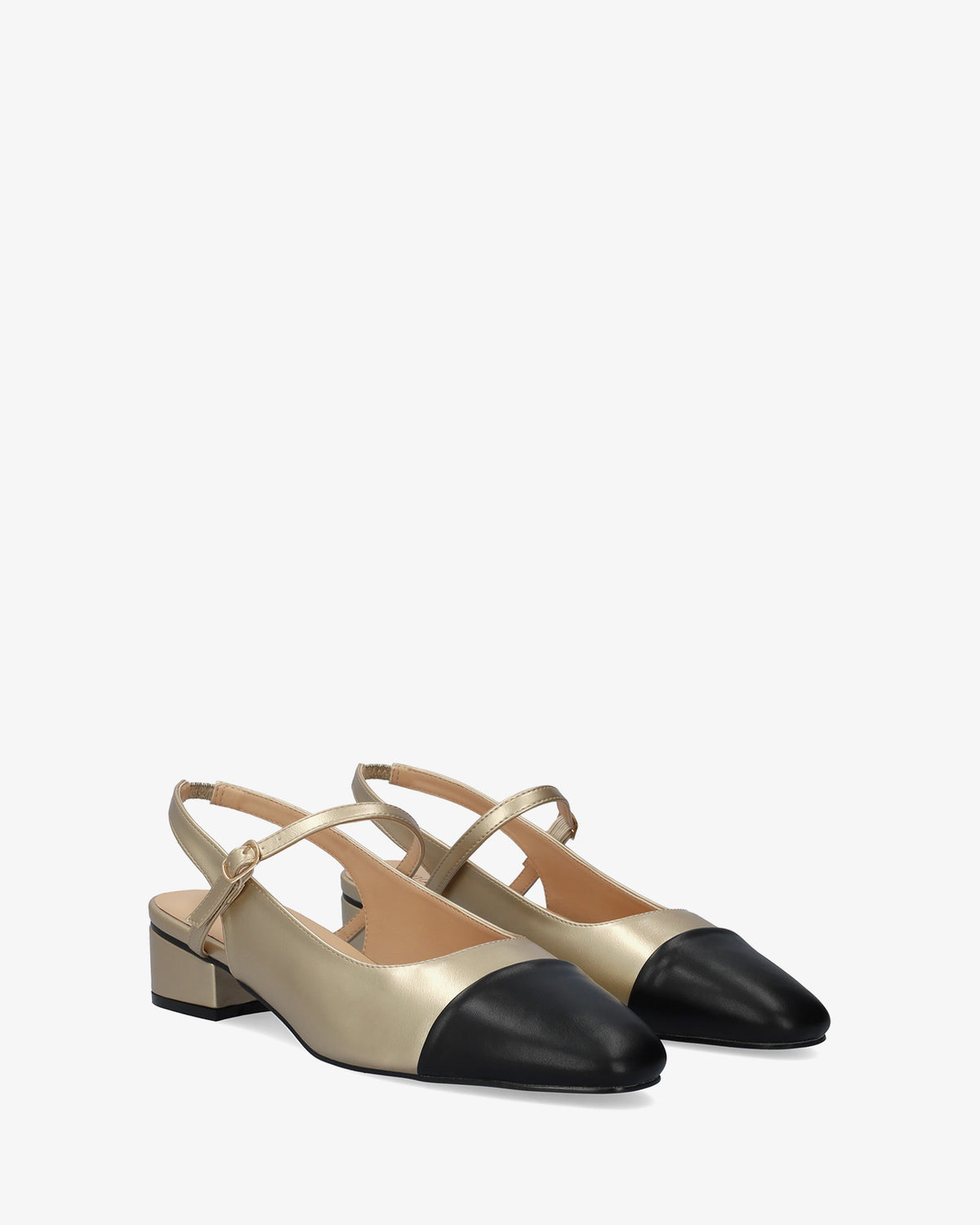 Sapato de salto aberto atrás em soft dourado e preto 