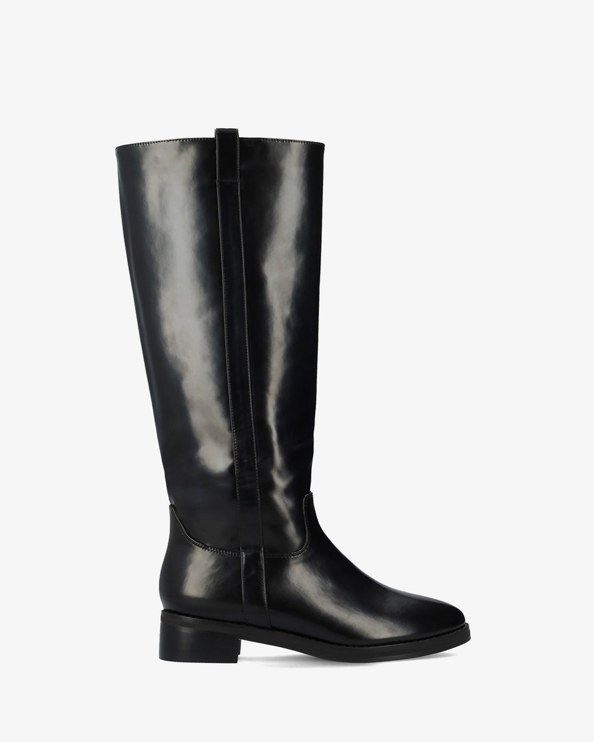 Hoher Stiefel aus schwarzem Softmaterial. 