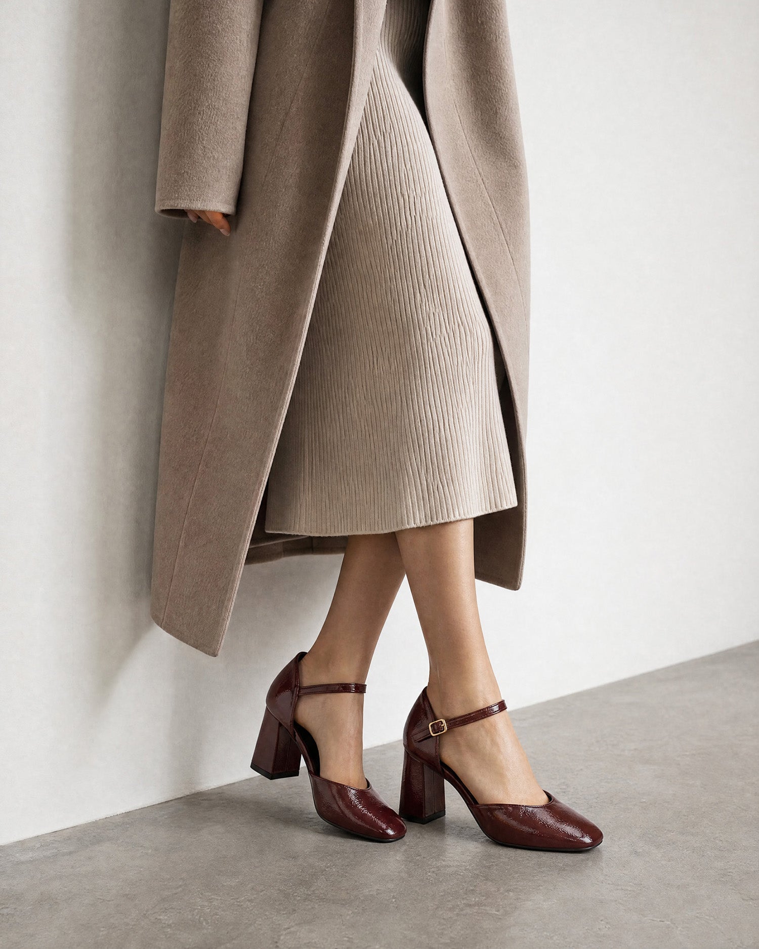 Pumps aus bordeauxfarbenem Lackleder 