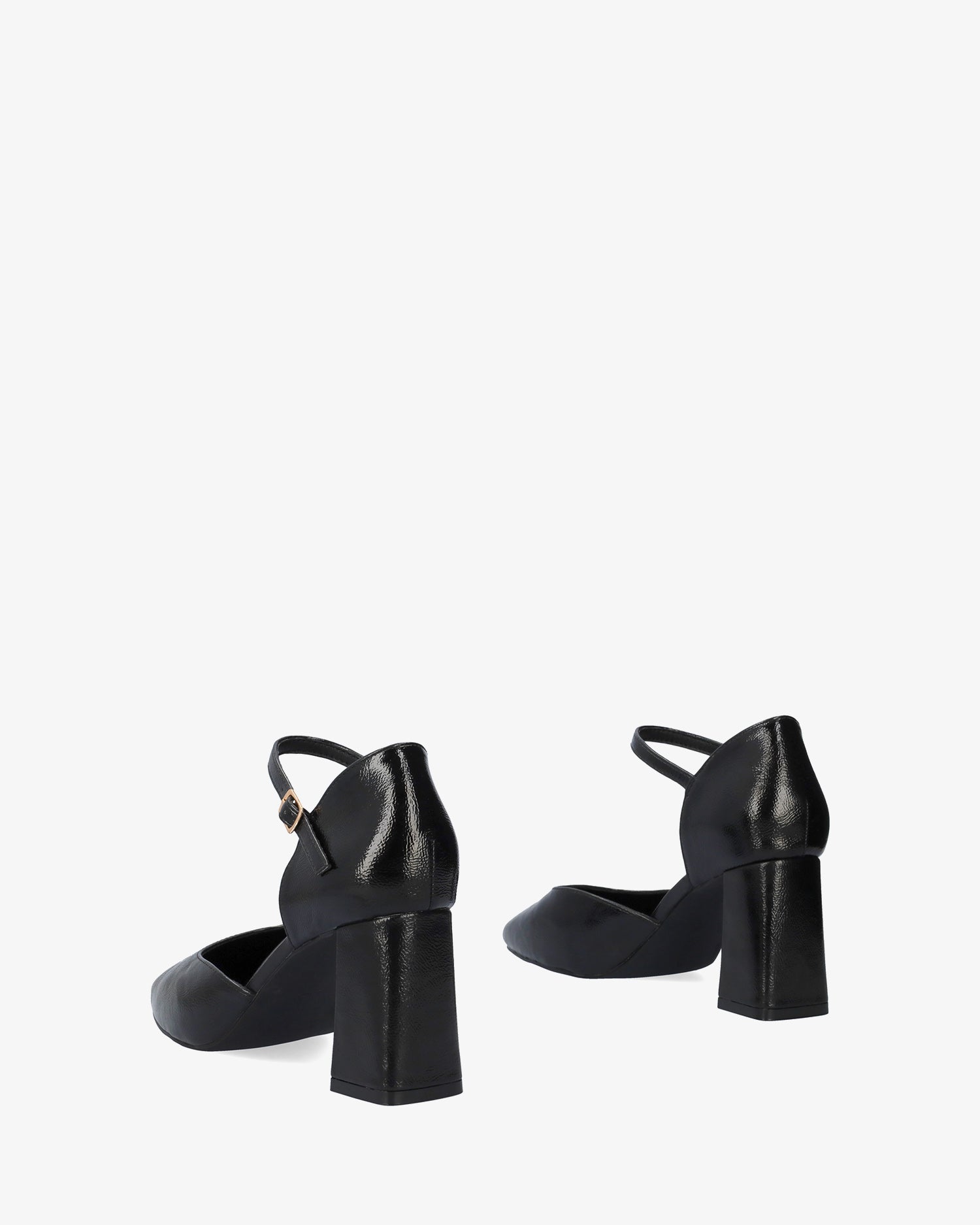 Pumps aus schwarzem Lackleder 