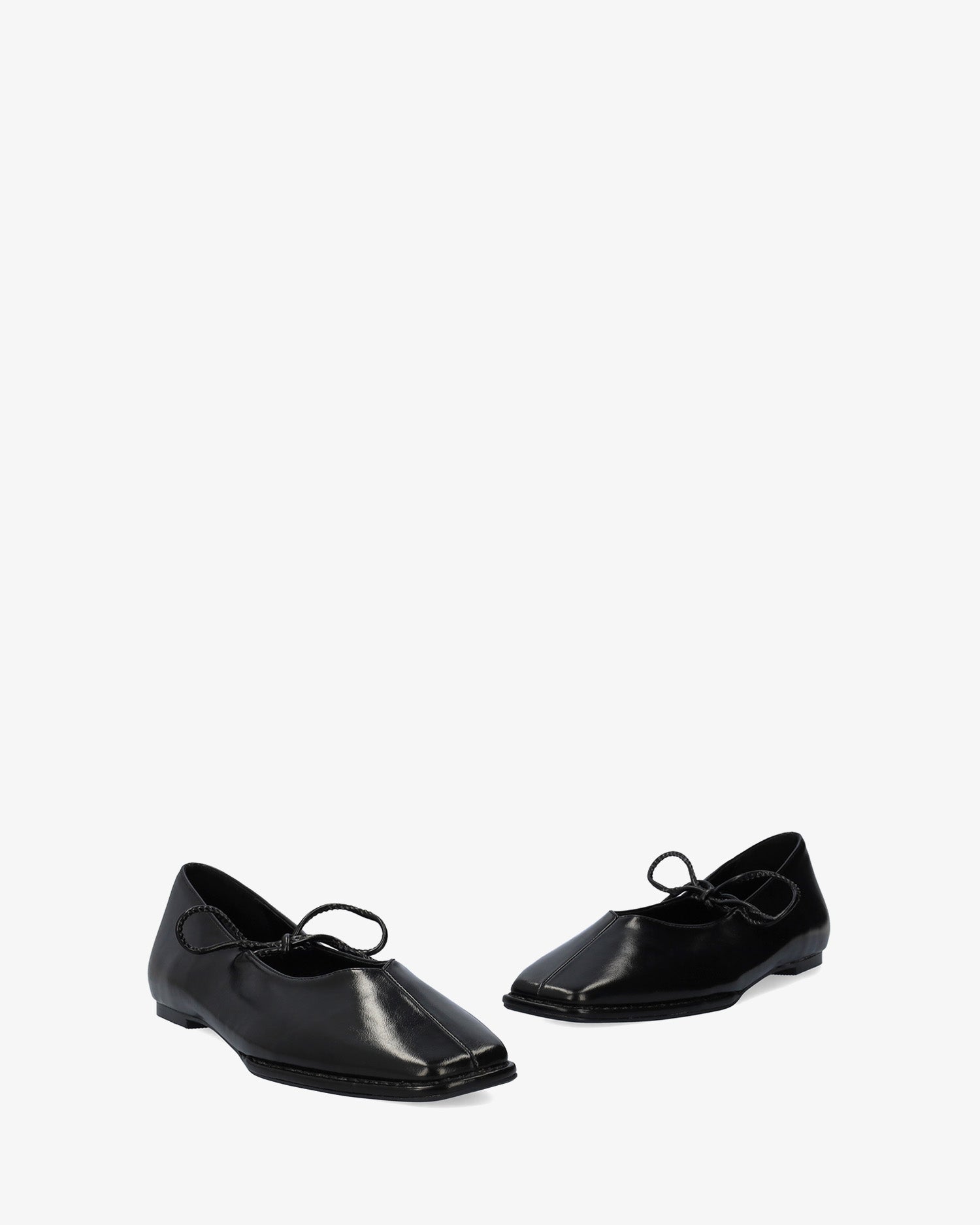 Flache Ballerina aus schwarzem Soft-Satin 