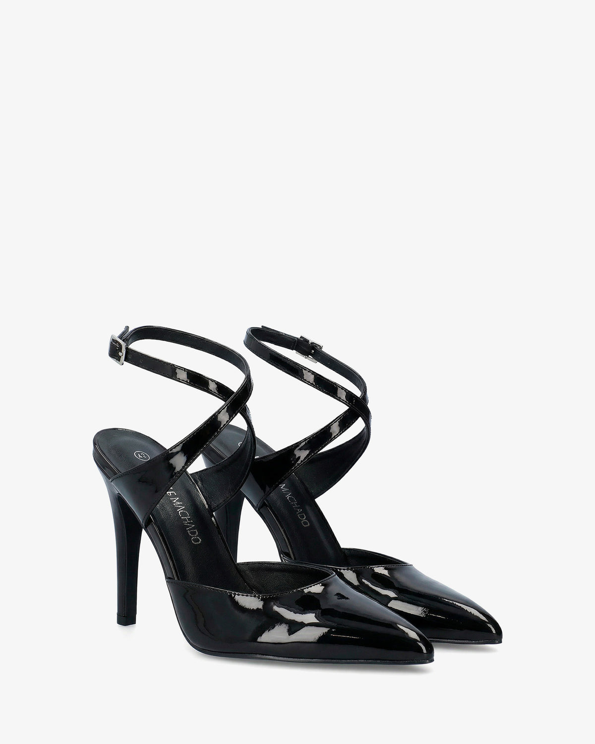 Offener Pumps aus schwarzem Lackleder mit Absatz 