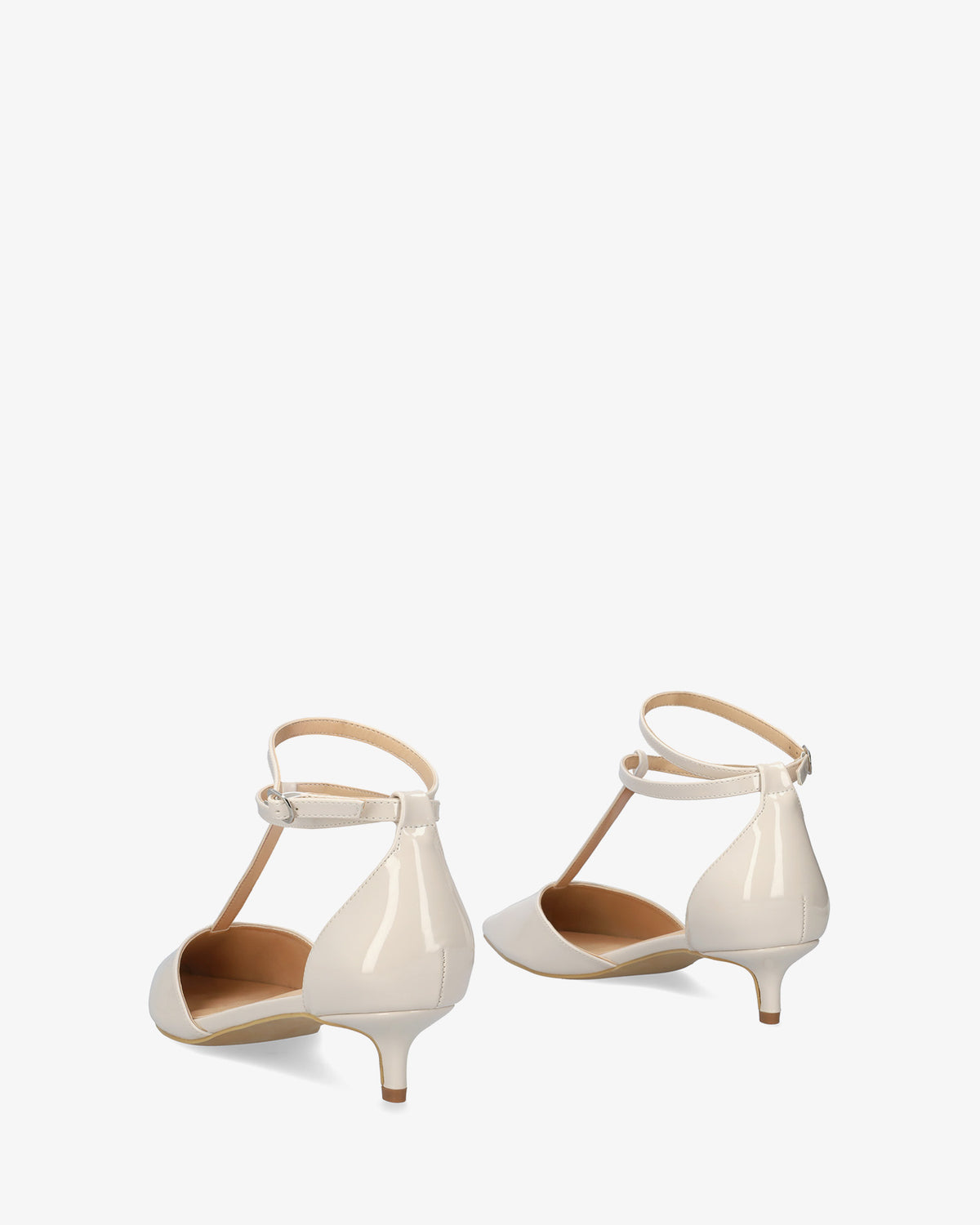 Salomé-Schuh mit Kitten-Heel aus cremefarbenem Lackleder 