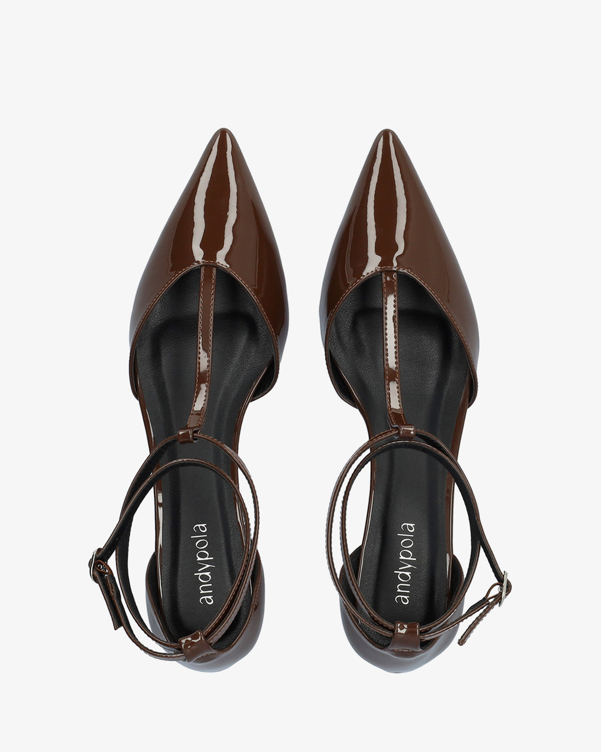 Zapato Salomé con tacón kitten en charol marron