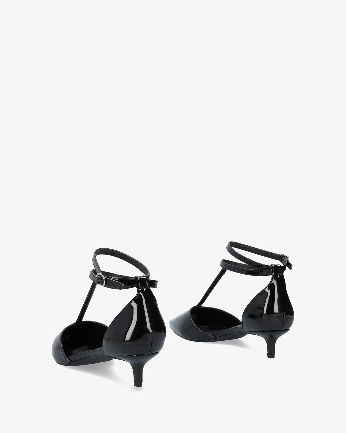 Zapato Salomé con tacón kitten en charol negro