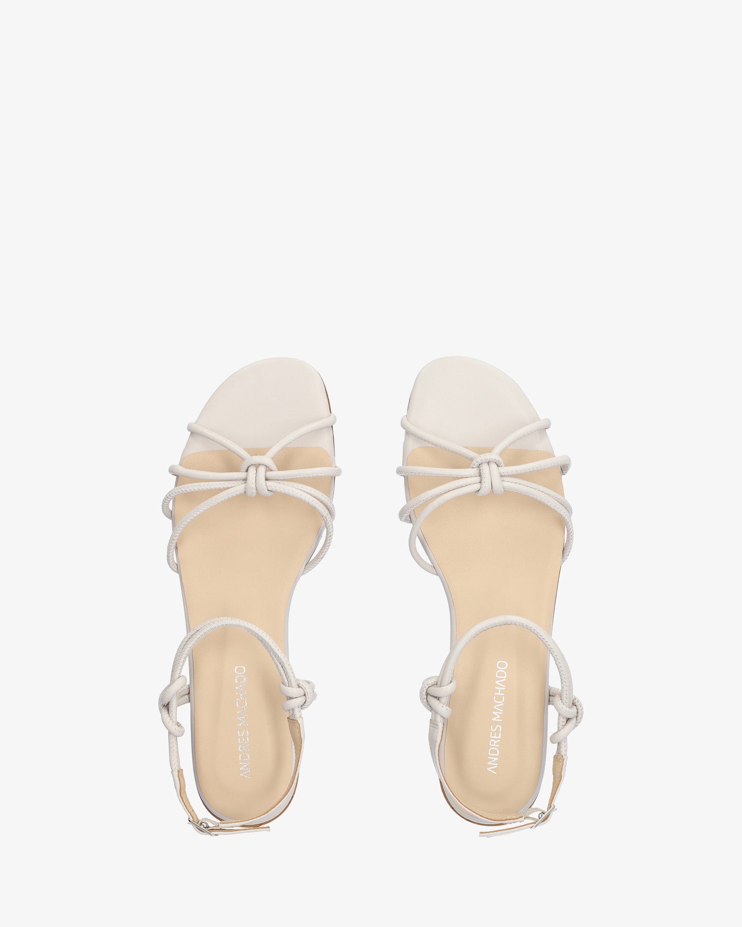 Sandalia plana en piel gris