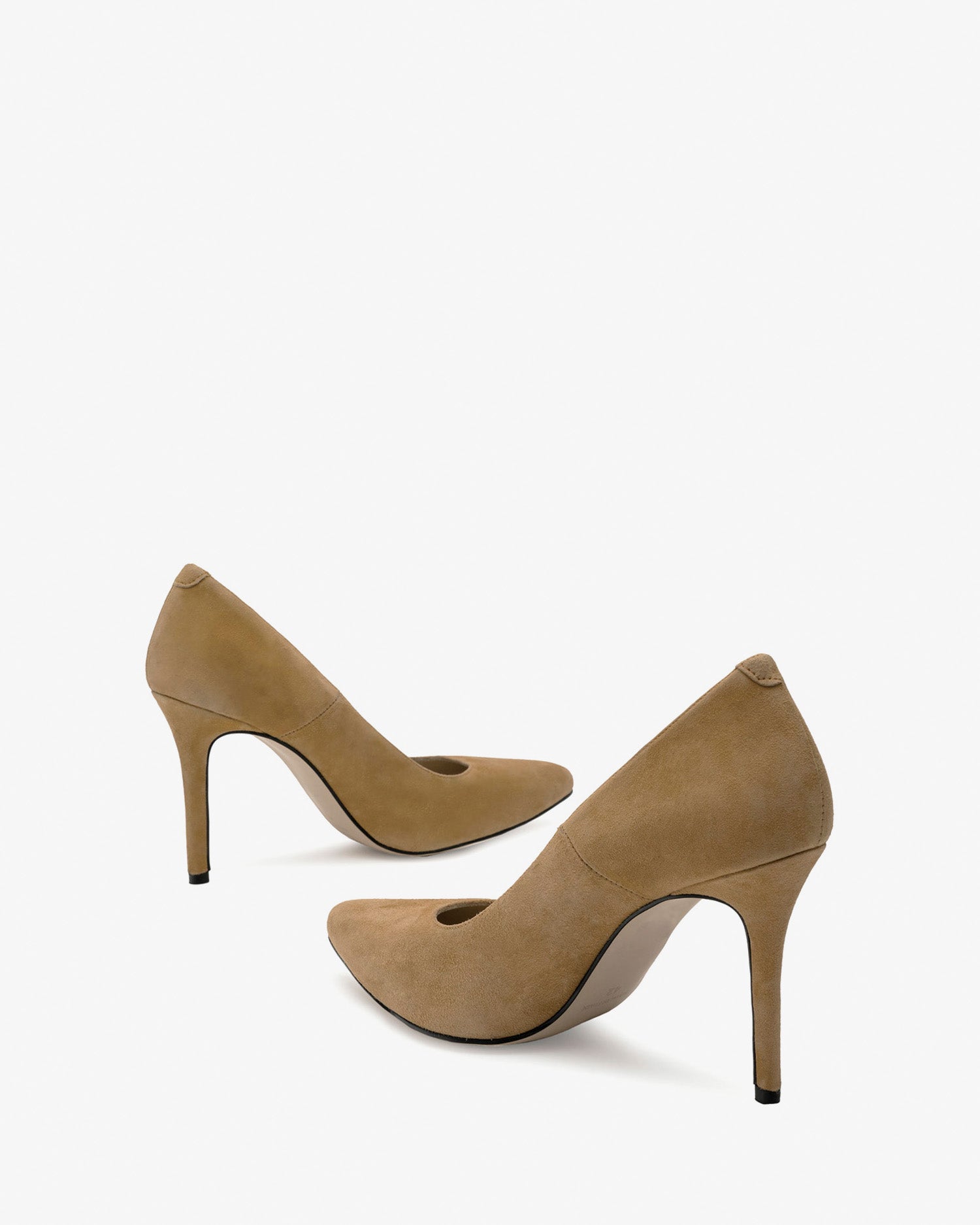 Heeled shoes in camel suede