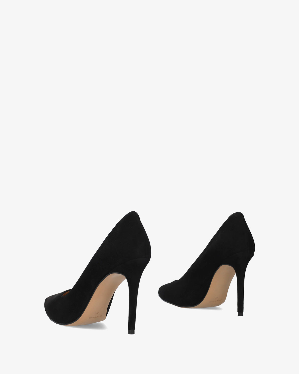 Heeled shoes in black suede