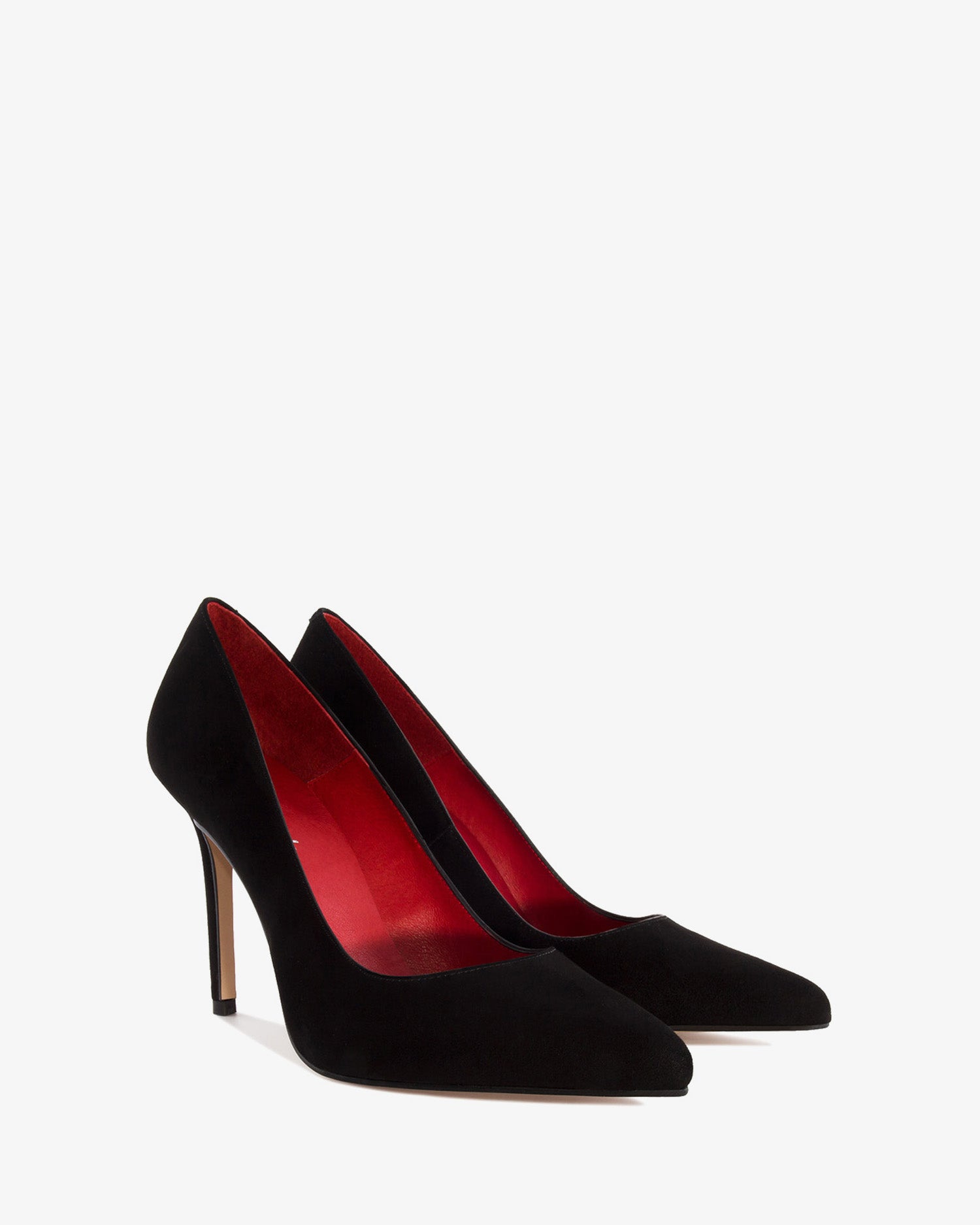 Heeled shoes in black suede