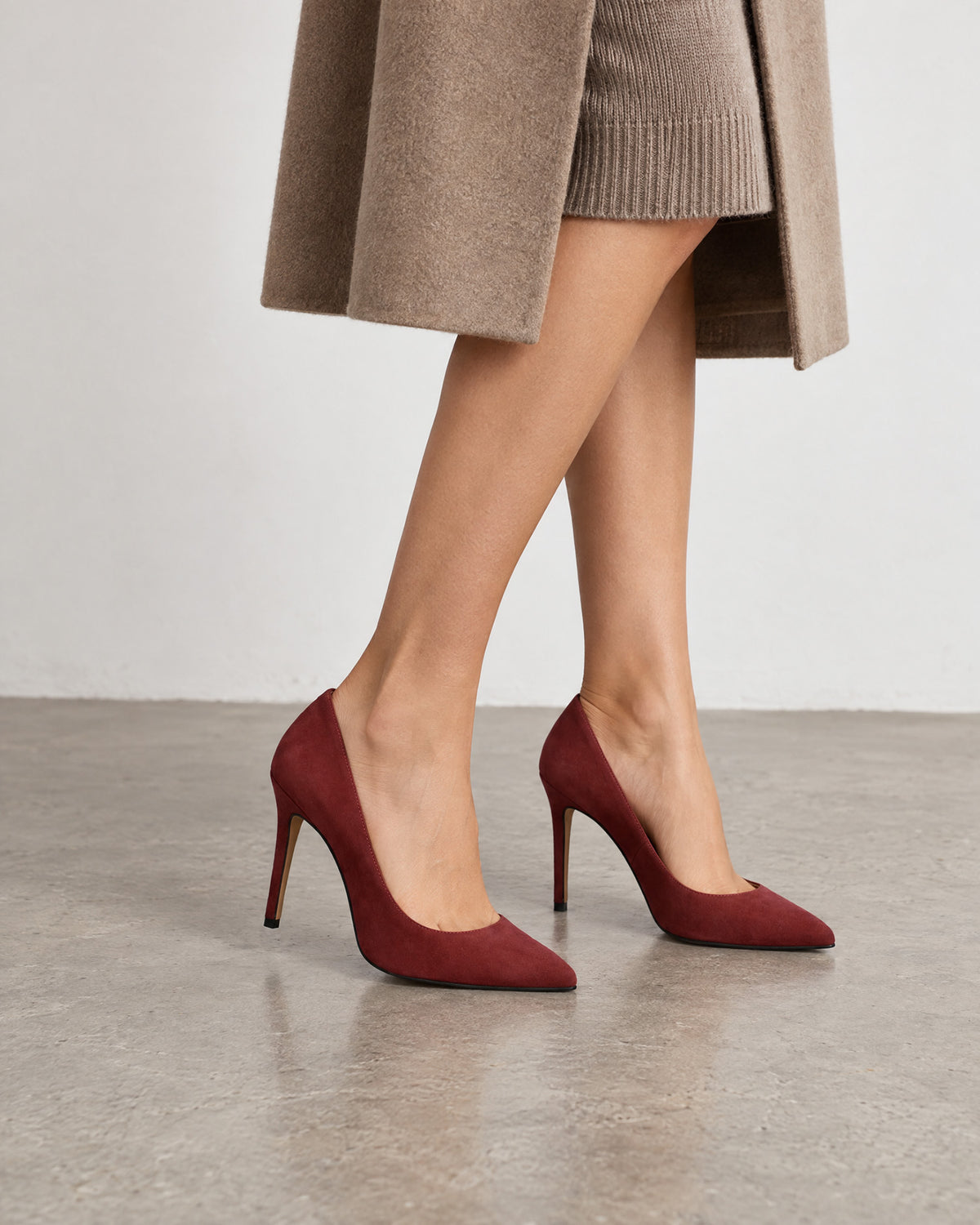 Heeled shoes in burgundy suede