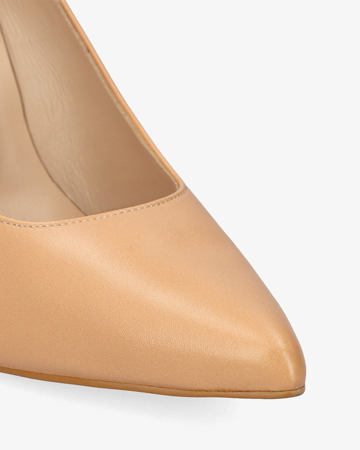 Heeled shoes in nude coloured nappa leather