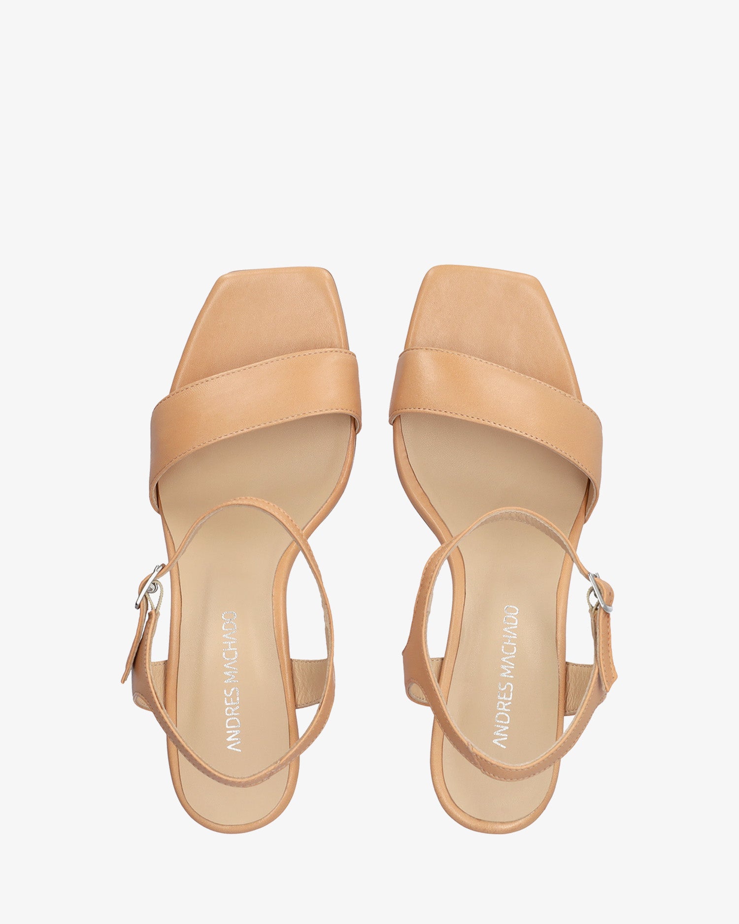 Sandales en cuir nude