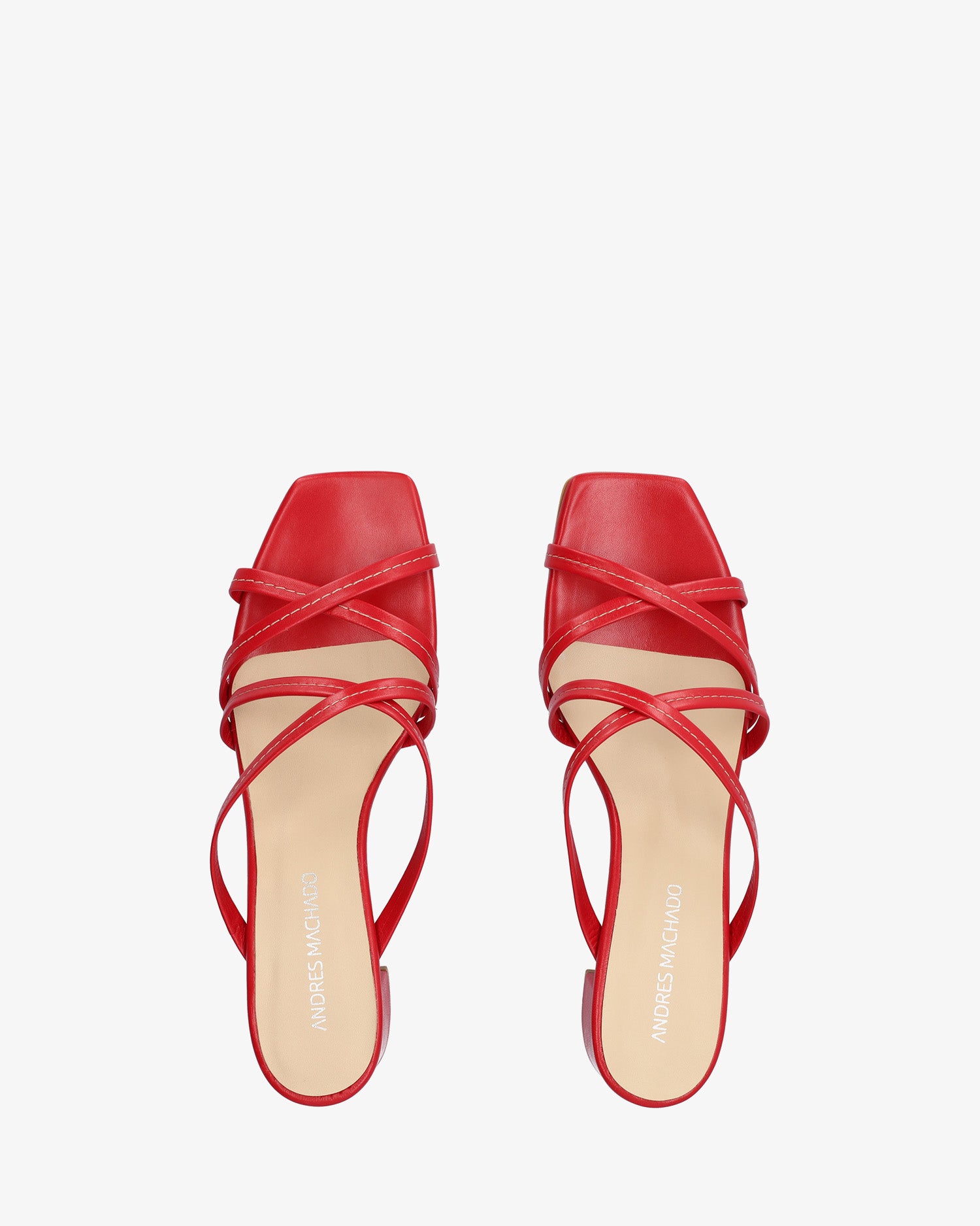 Sandalia con tacón en piel rojo