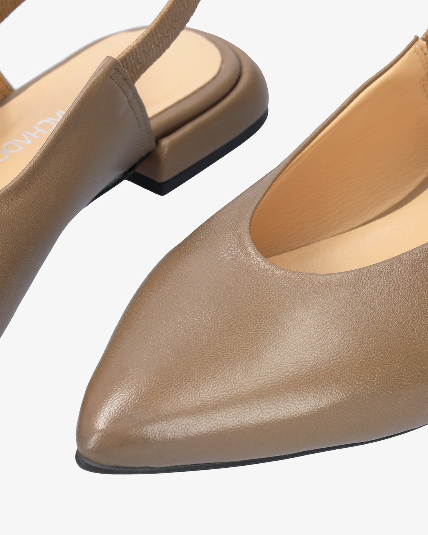 Ballerina piatta slingback in pelle taupe
