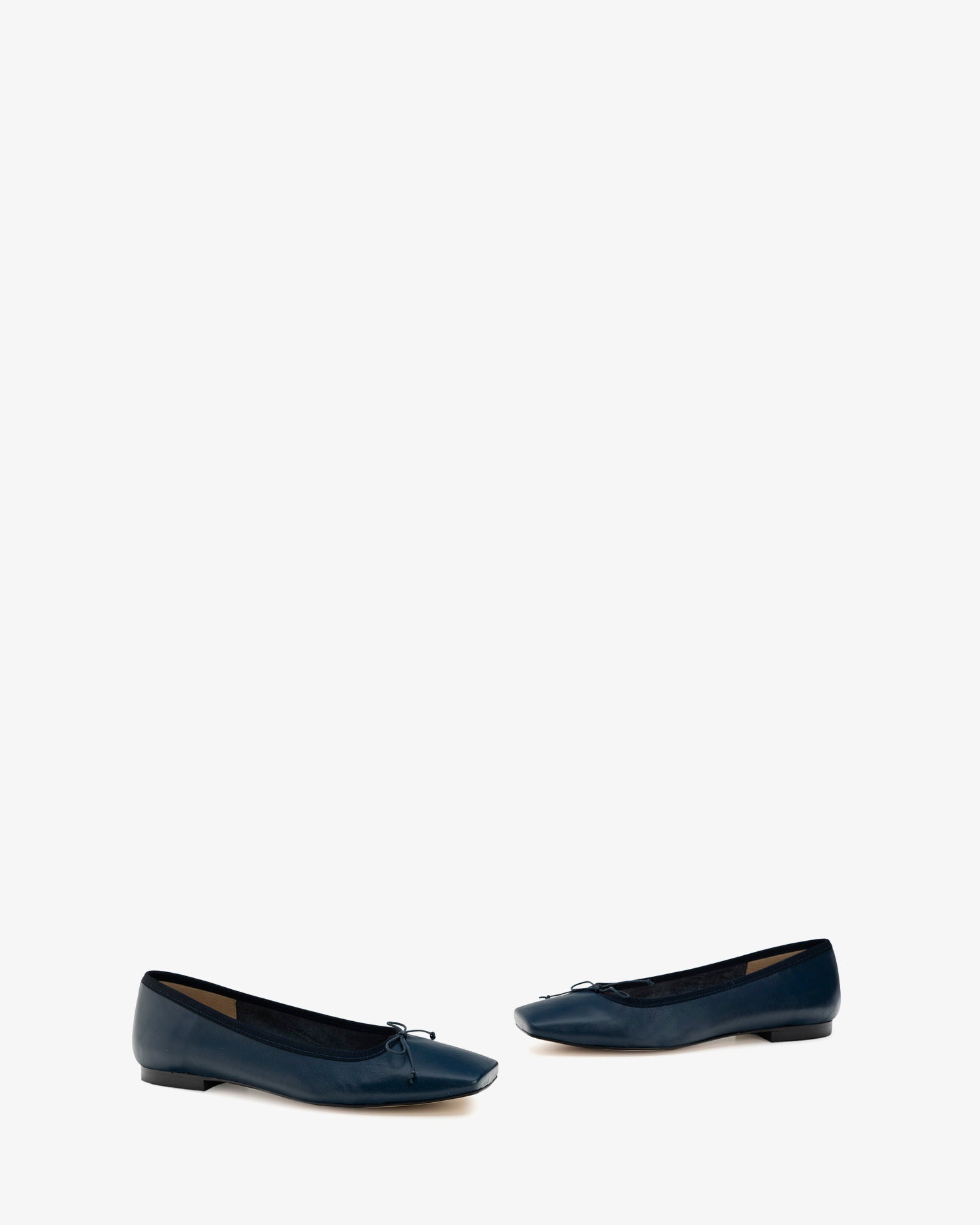 Bailarina plana en piel de color azul