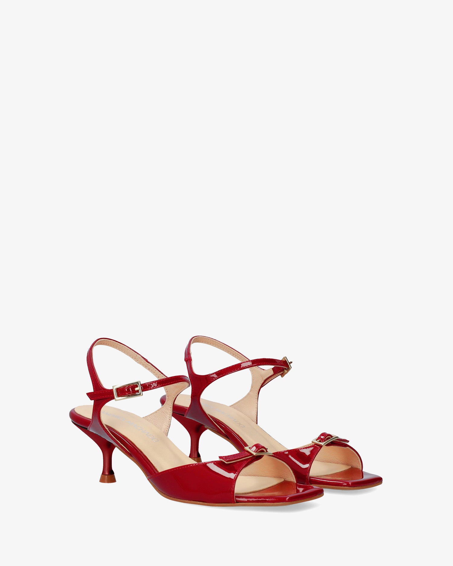 Sandalo in pelle verniciata bordeaux con tacco
