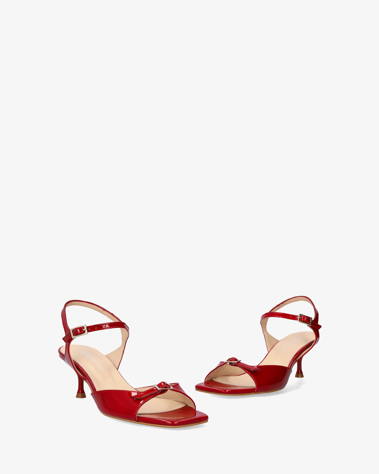 Sandalo in pelle verniciata bordeaux con tacco
