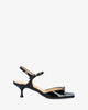Sandalo in pelle verniciata nero con tacco
