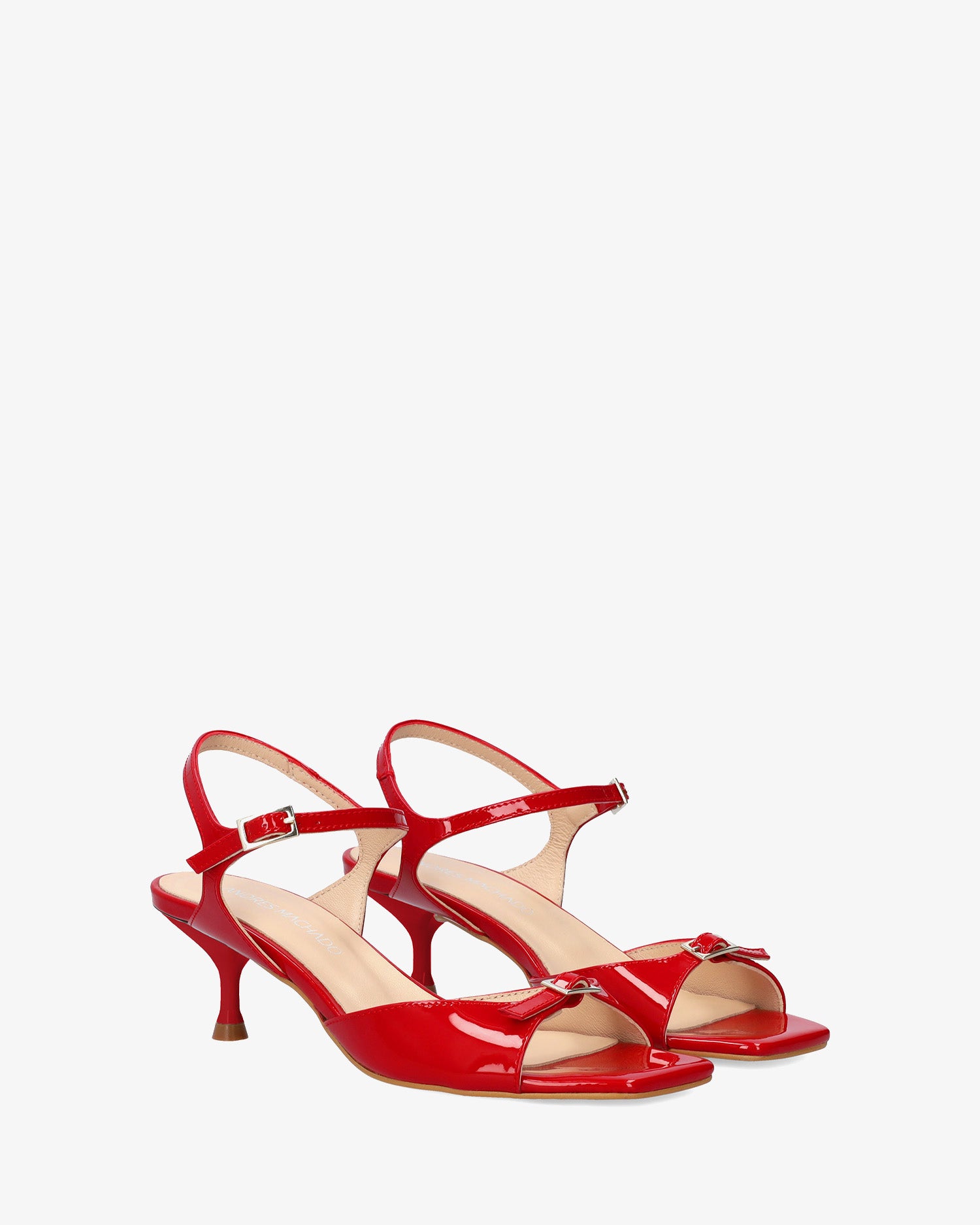 Sandale en cuir verni rouge à talon
