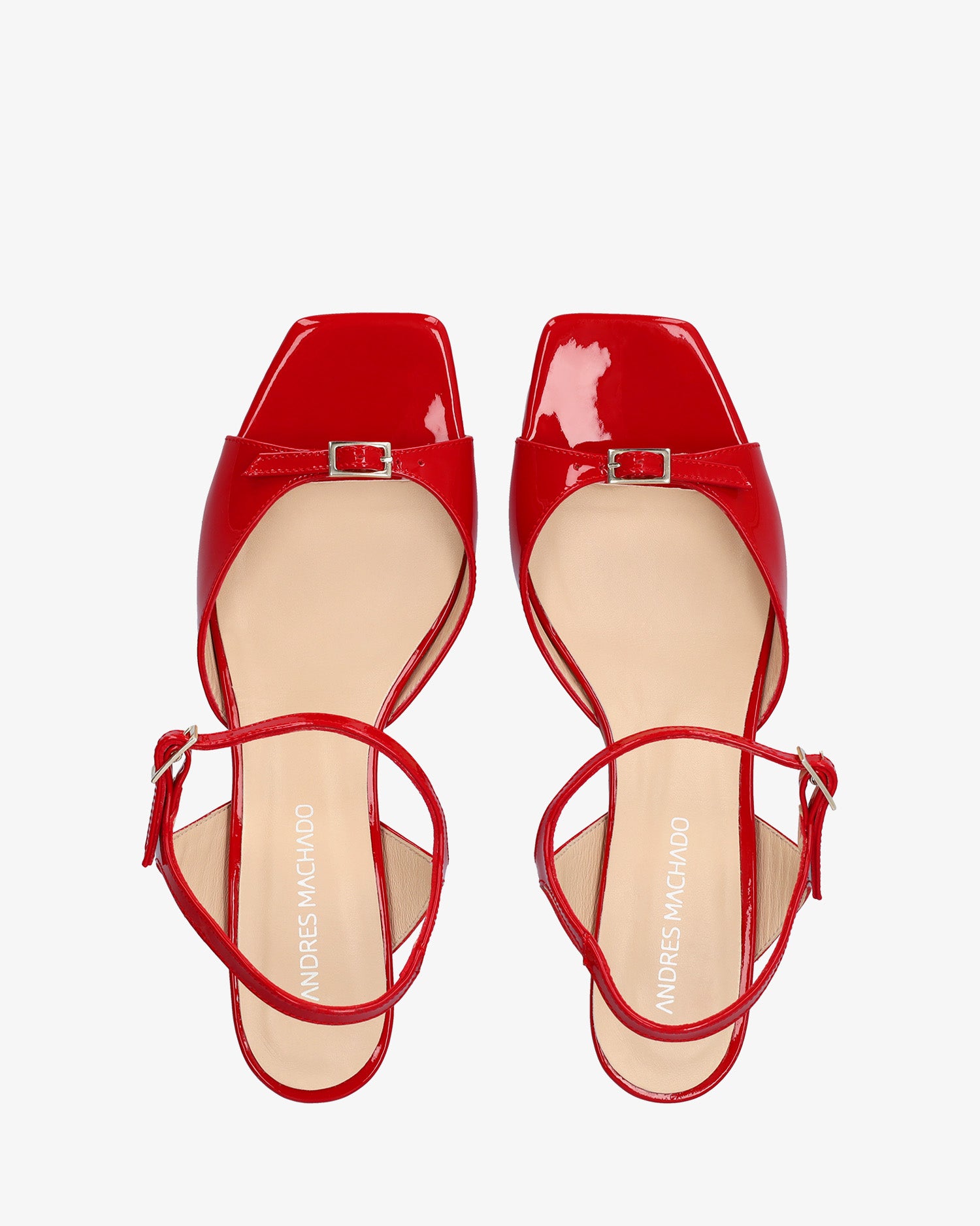 Sandale en cuir verni rouge à talon
