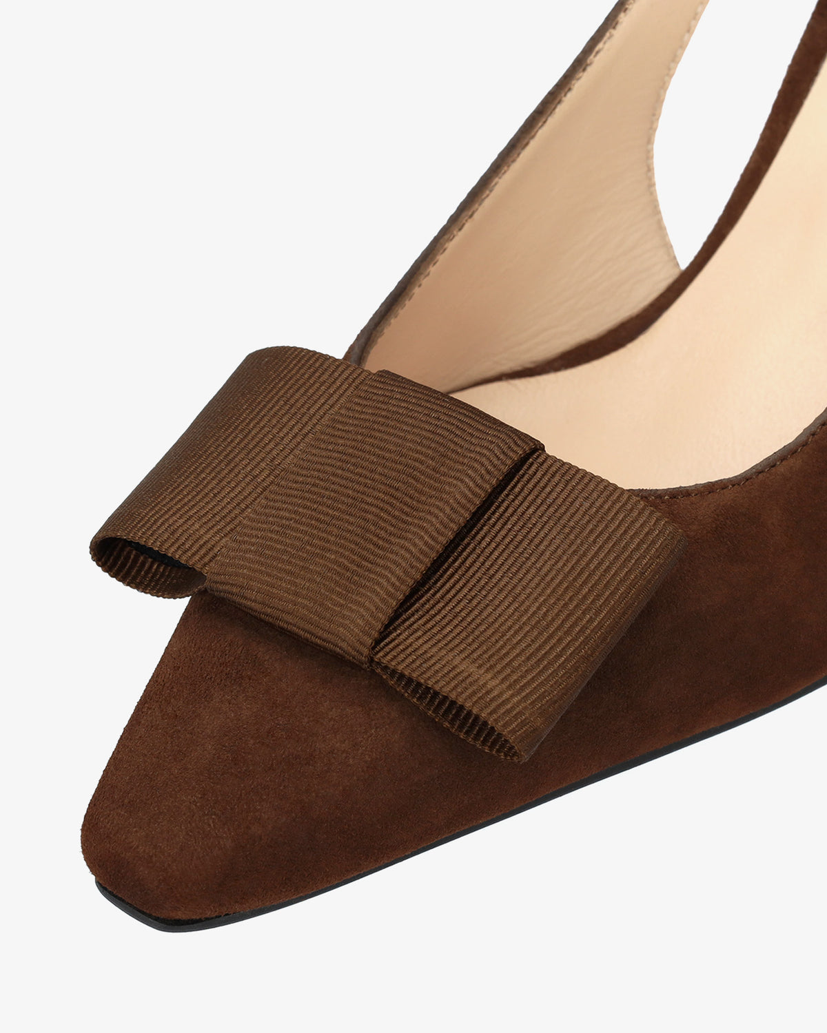 Escarpin slingback en daim marron avec nœud 