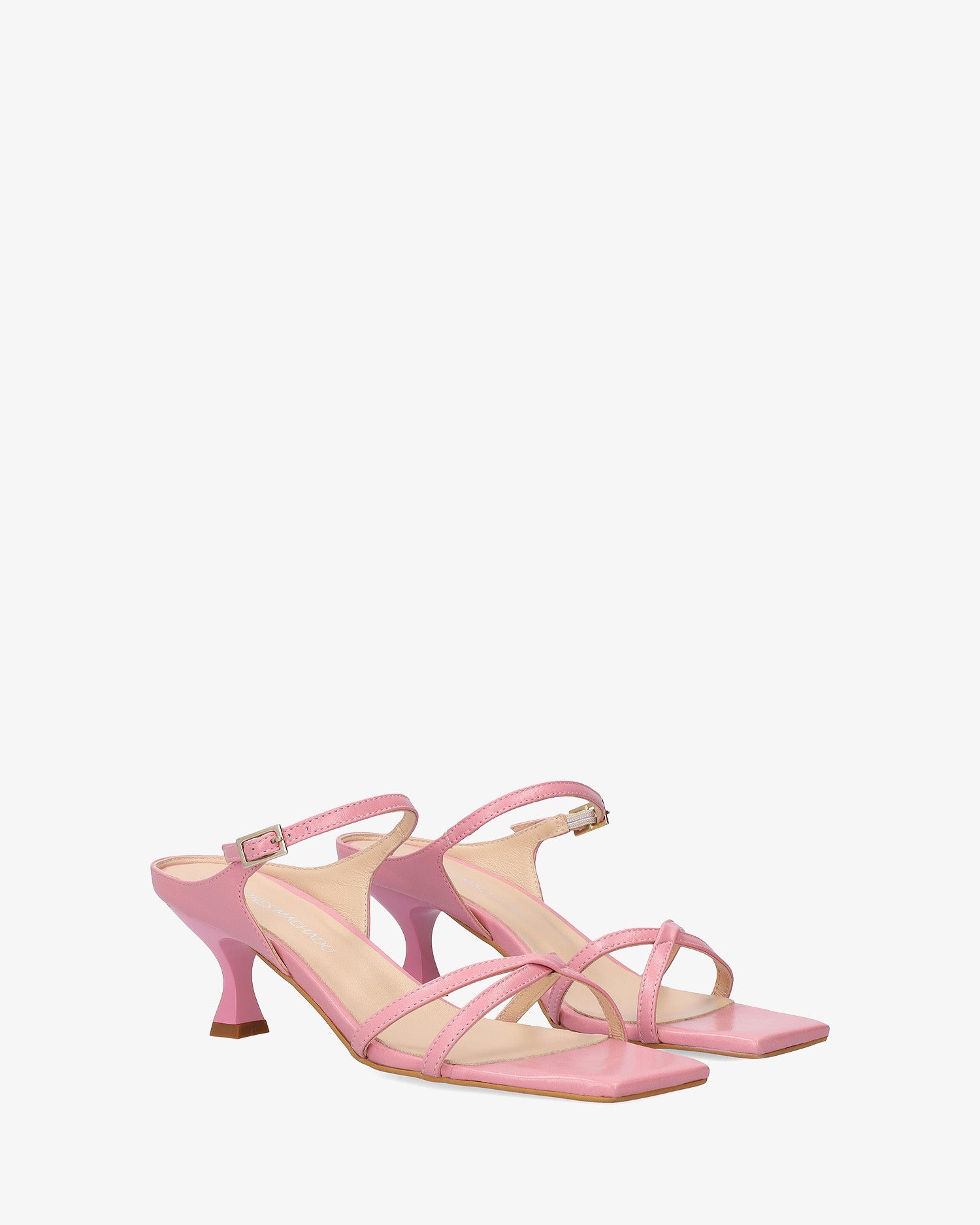 Sandalia con tacón en piel rosa