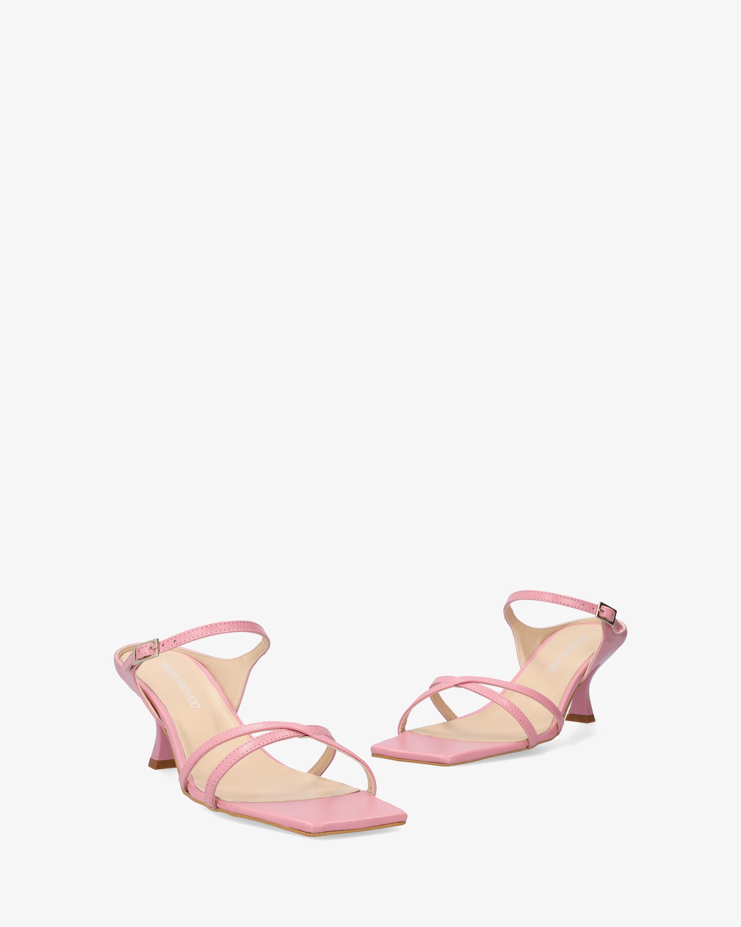 Sandalia con tacón en piel rosa