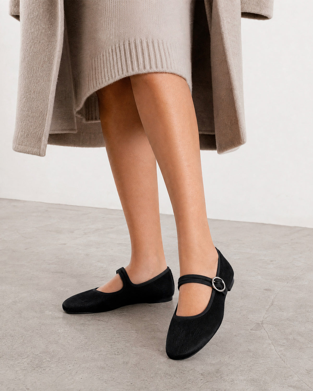Ballerine plate en cuir noir 