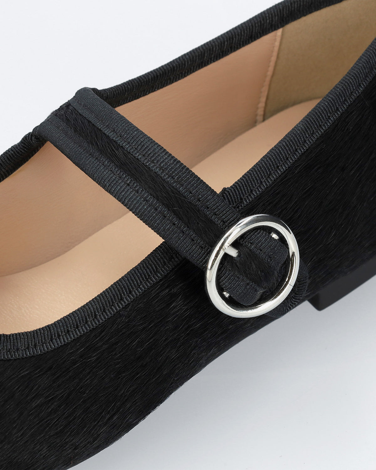 Ballerine plate en cuir noir 