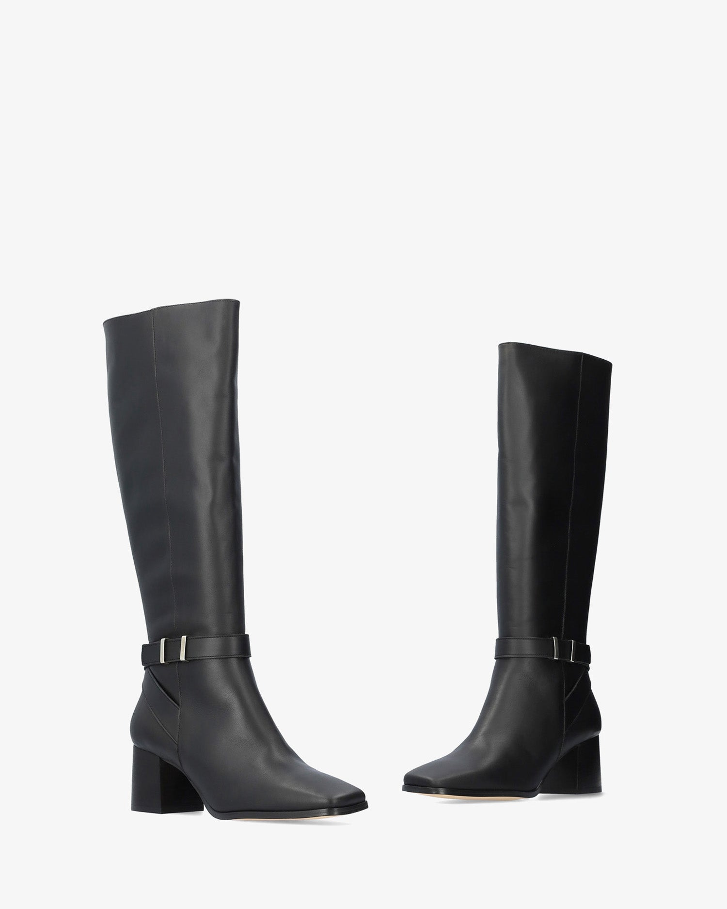 Bota alta en piel negro