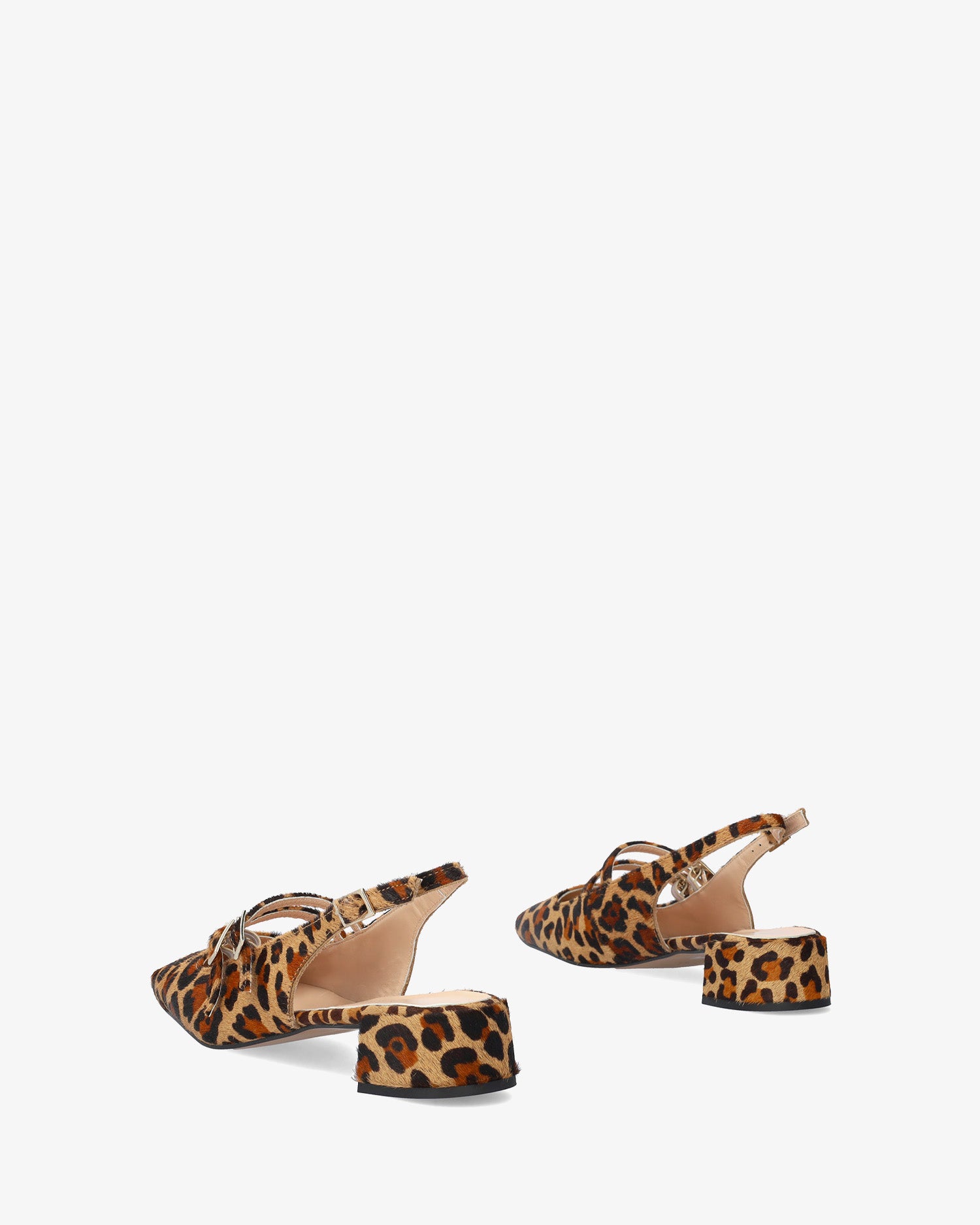 Ballerina mit Absatz aus Leder in Leopardenoptik
