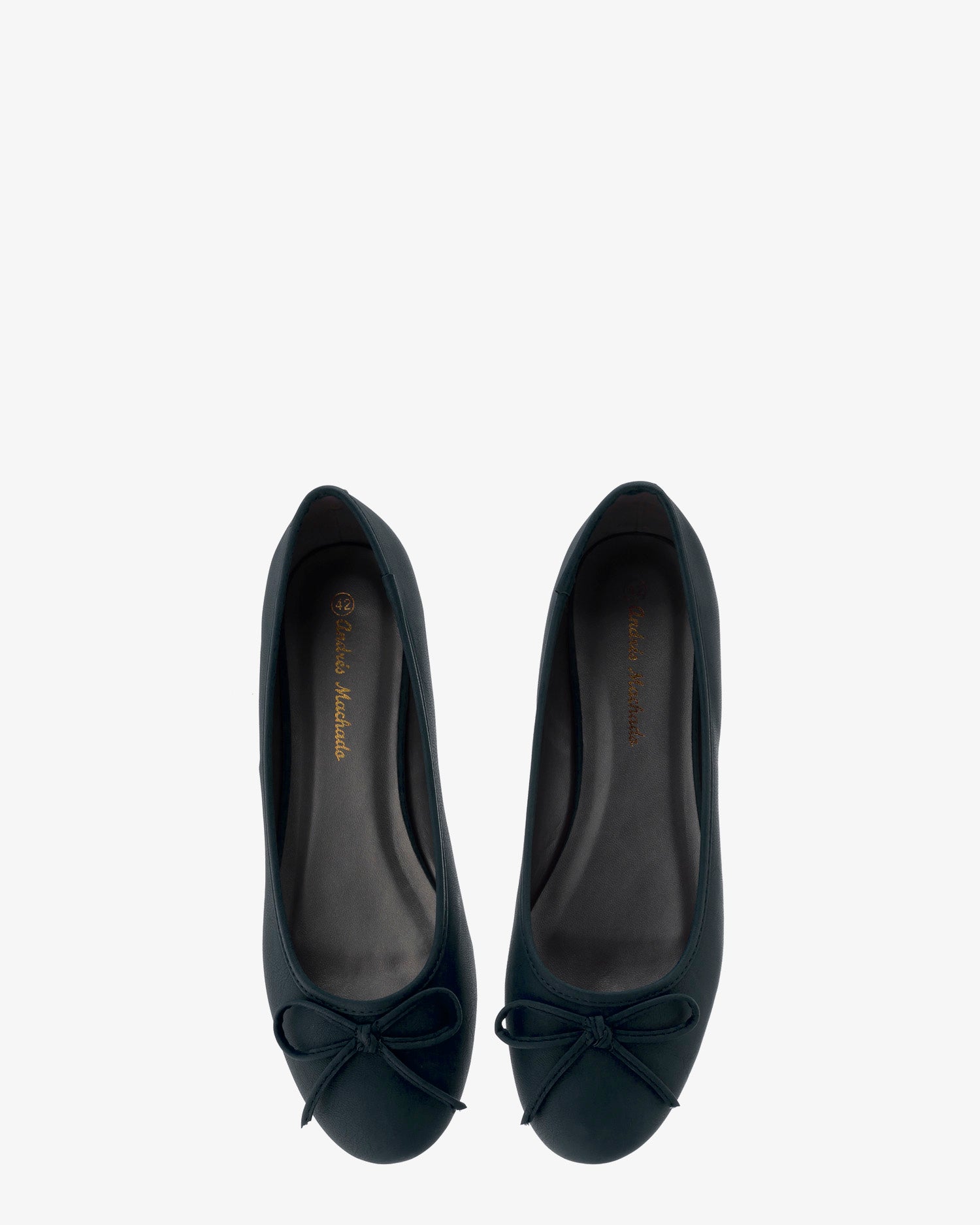 Bailarina clasica en pull marino