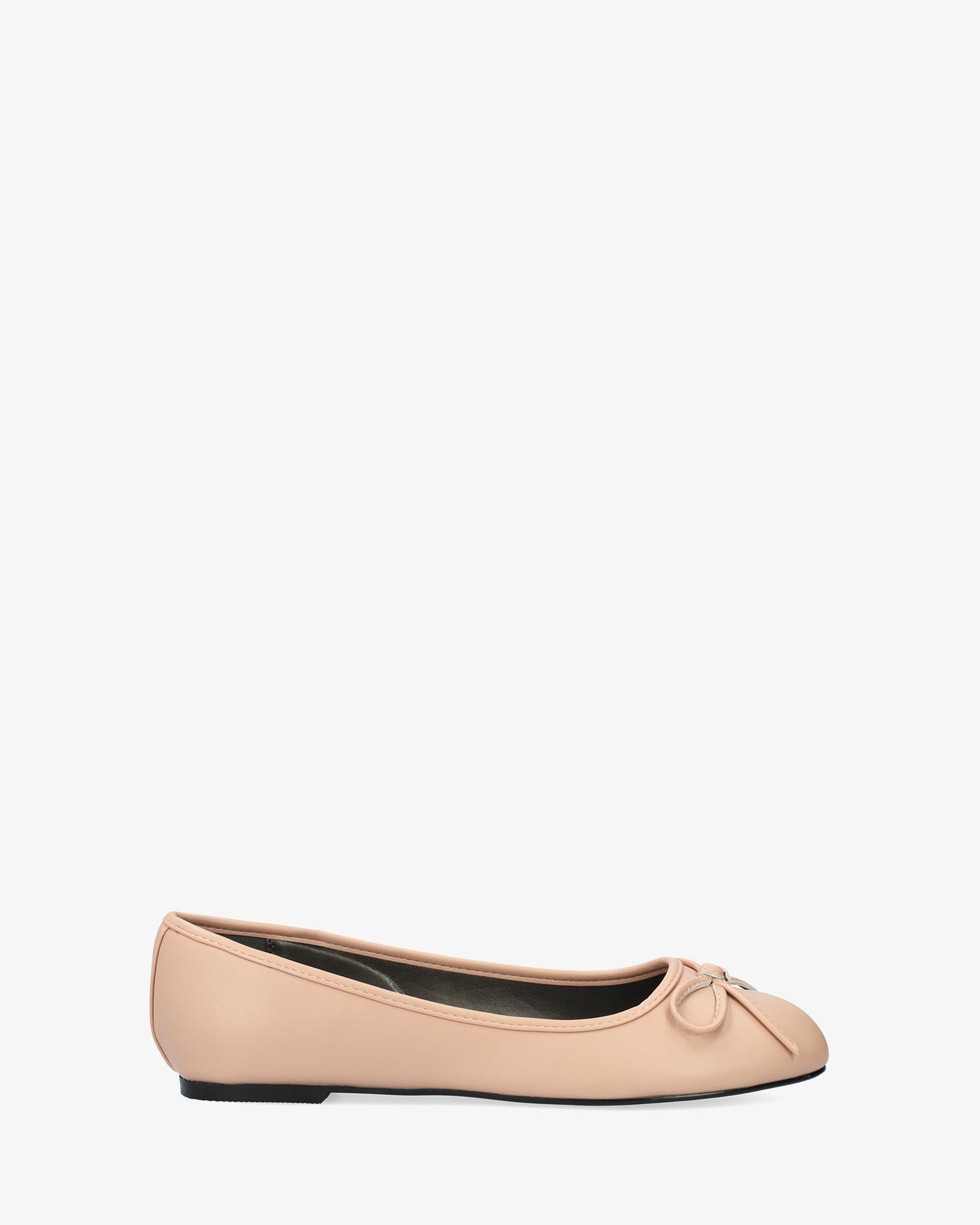 Klassische ballerinas mit schleife. beige