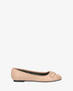 Klassische ballerinas mit schleife. beige
