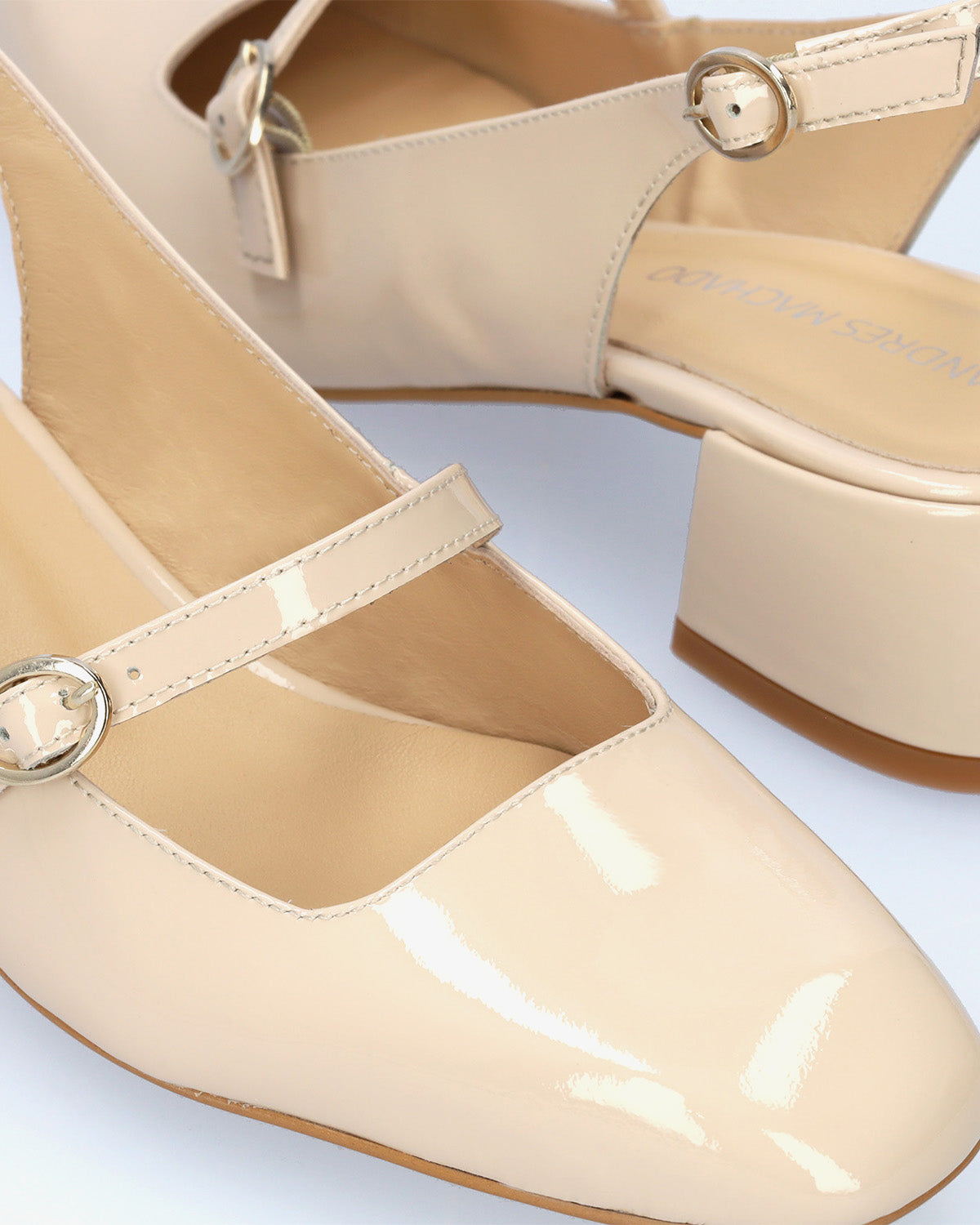 Salón de estilo mary jane con tacón en piel beige